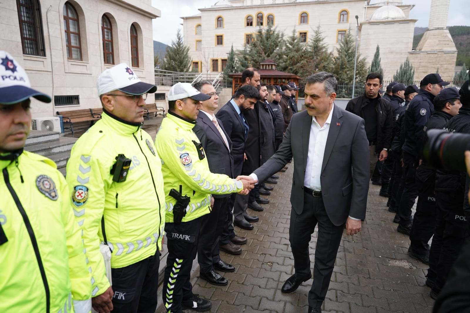 Mustafa ÖZDEMİR/KIZILCAHAMAM (Ankara), (DHA)- İÇİŞLERİ Bakanı Mustafa Çiftçi, Ankara'nın Kızılcahamam