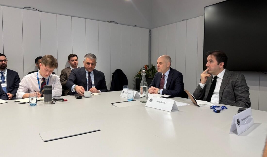 İletişim Başkanı ev sahipliğinde Londra’da ‘Jeopolitik Dalgalanmalar Ortasında Transatlantik Güvenliği’ toplantısı Kadircan GÜLER/ ANKARA, (DHA)- CUMHURBAŞKANLIĞI İletişim Başkanlığı tarafından Londra’da Uluslararası