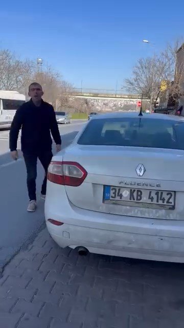 Hiba HAKBİLİR- İhsan DÖRTKARDEŞ / İSTANBUL, (DHA)- AVCILAR'da trafikte çıkan