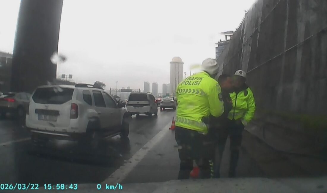 Vehbi DEMİR - Altunay TUGA /İSTANBUL (DHA)- BAĞCILAR TEM Otoyolu'nda