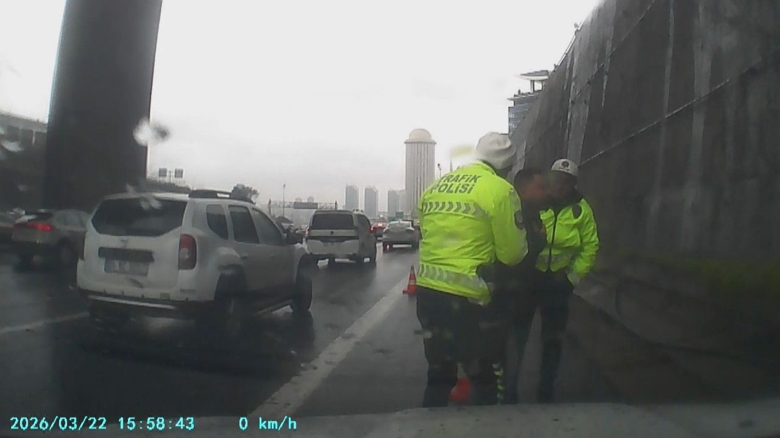 Vehbi DEMİR - Altunay TUGA /İSTANBUL (DHA)- BAĞCILAR TEM Otoyolu'nda