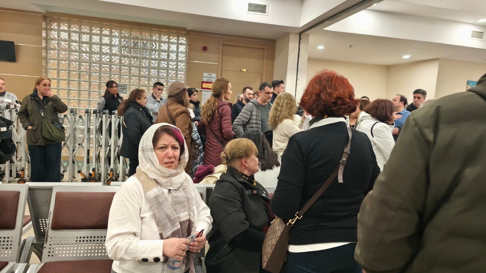 Esra GÜNTEPE /İSTANBUL, (DHA)- KADIKÖY'de Berkay Şengel'in (26) yolun karşısına