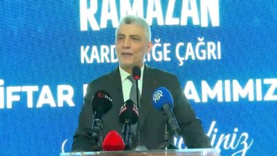 Baran AKKAYA/İSTANBUL,(DHA)-BAHÇELİEVLER’de şehit yakınları, yaşlılar, engelliler ve yetimlerle düzenlenen iftar