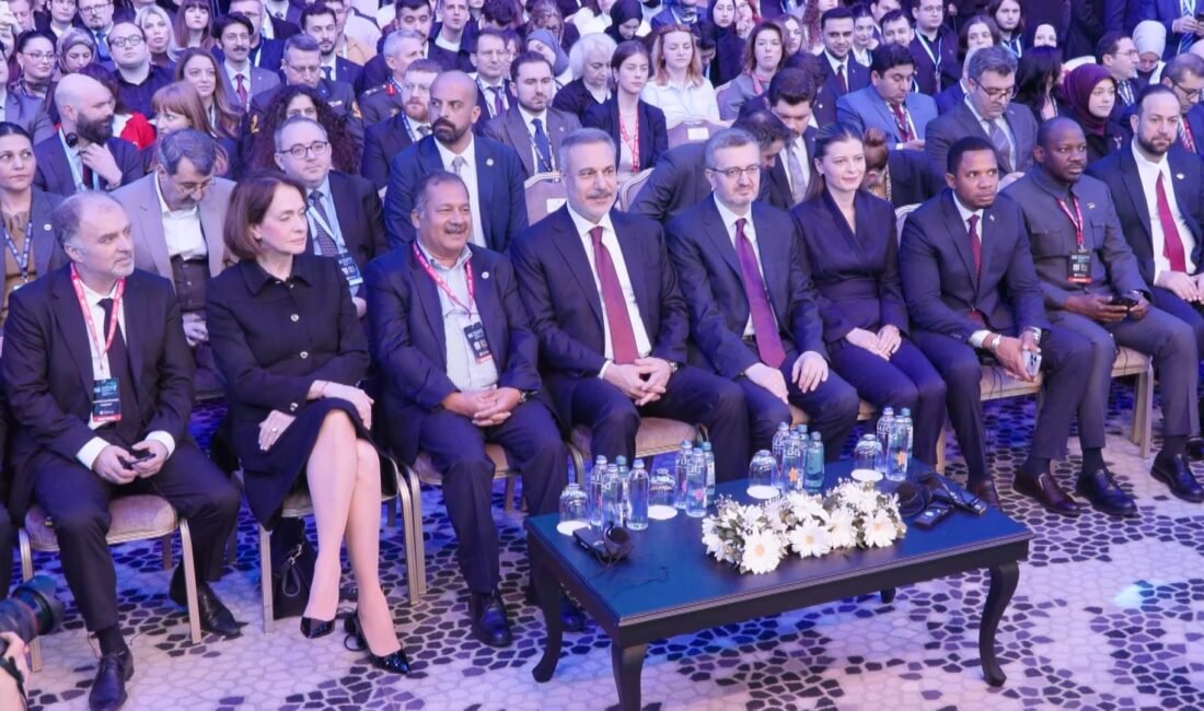 Gülseren KARAPINAR-Fırat ALKIZ/İSTANBUL,(DHA)-STRATCOM SUMMIT Zirvesi'nde konuşan Dışişleri Bakanı Hakan Fidan,