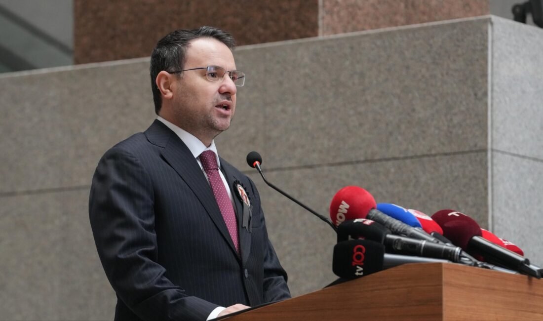 İstanbul- Baklan Gürlek: Adalet teşkilatı hiçbir zaman korkuya teslim olmamış, hiçbir zaman geri adım atmamıştır Ceyda YEŞİLOĞLU-Fırat ALKIZ/ İSTANBUL, (DHA)-CUMHURİYET Savcısı Mehmet Selim Kiraz'ın makam