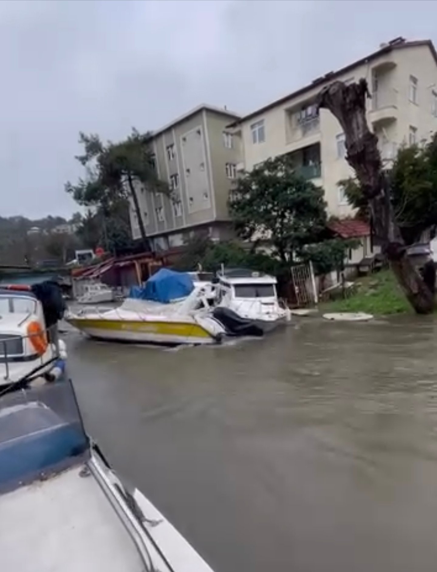 Mert ORDU/İSTANBUL (DHA) - BEYKOZ'da etkili olan yağışın ardından araç