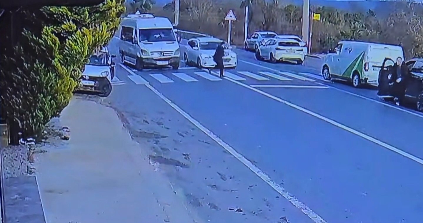 Mert ORDU / İSTANBUL, (DHA)- Beykoz'da yaya geçidinde bekleyen bir