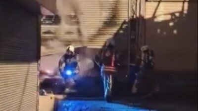 Doğan Can CESUR/İSTANBUL,(DHA)- BEYOĞLU'nda tek katlı iş yerinden yükselen alevler