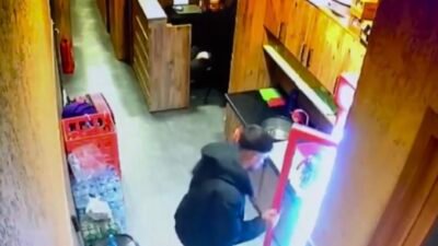 Doğan Can CESUR / İSTANBUL (DHA)- BEYOĞLU’nda bir şüpheli internet