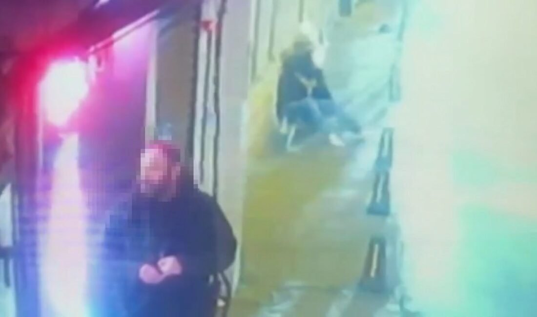 Hasan YILDIRIM / İSTANBUL, (DHA)- BEYOĞLU'nda uyuyan kişinin cep telefonunu