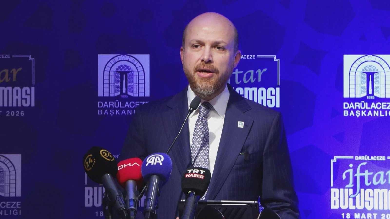 İrem Çağla ZİNCİRLİ- Mehmet ALA/İSTANBUL,(DHA)- DARÜLACEZE Başkanlığı tarafından düzenlenen iftar