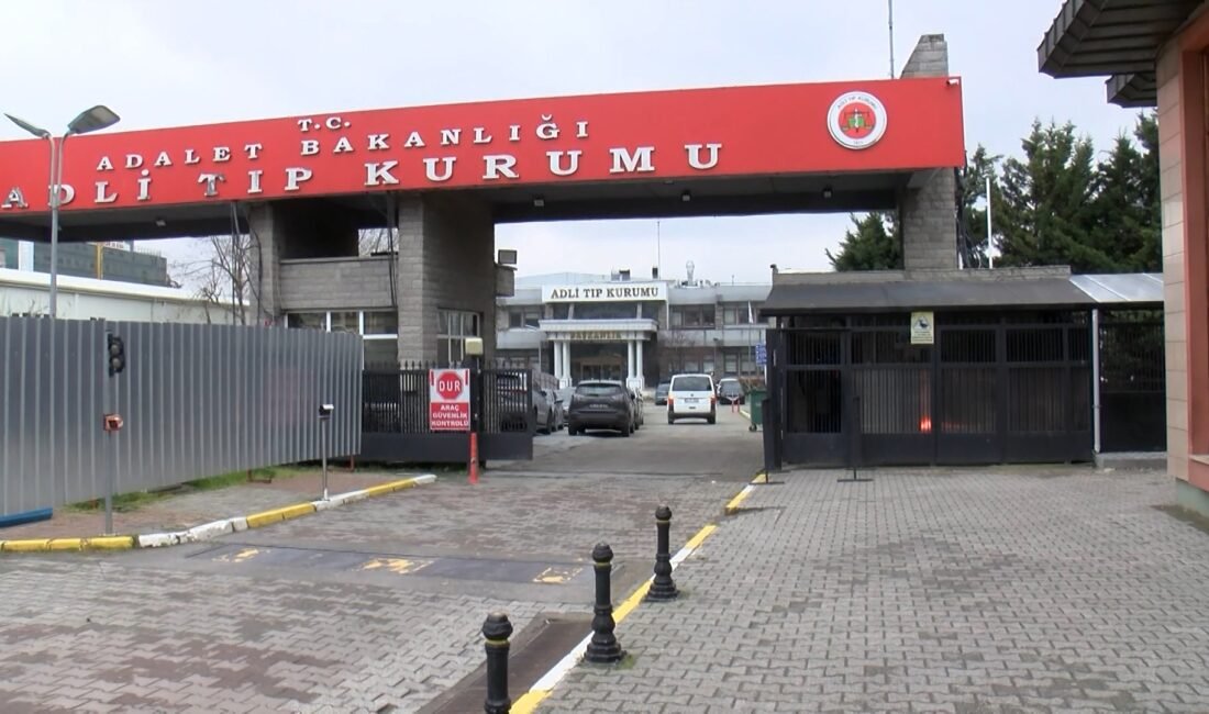 Özgür EREN / İSTANBUL, (DHA)- SARIYER'de bulunduğu binanın 16'ncı katından