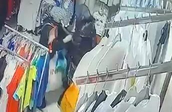 İhsan DÖRTKARDEŞ / İSTANBUL, (DHA)- ESENYURT'ta bir iş yerinden çikolata,