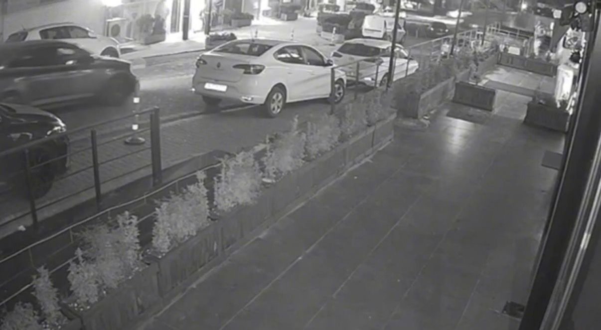 Derya EVREN KORKMAZ / İSTANBUL, (DHA)- Esenyurt'ta bir iş yerinin
