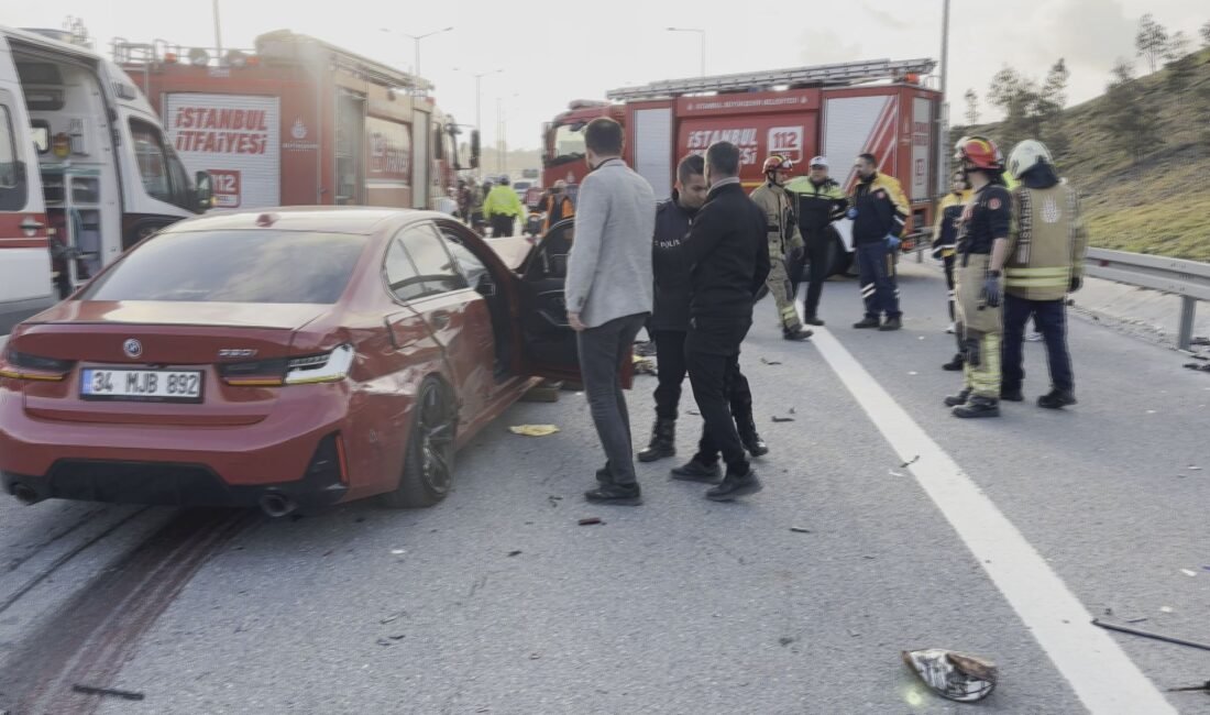 Ayşe GÜREL- Doğan Can CESUR/İSTANBUL,(DHA)- EYÜPSULTAN TEM Otoyolu'nda 5 aracın