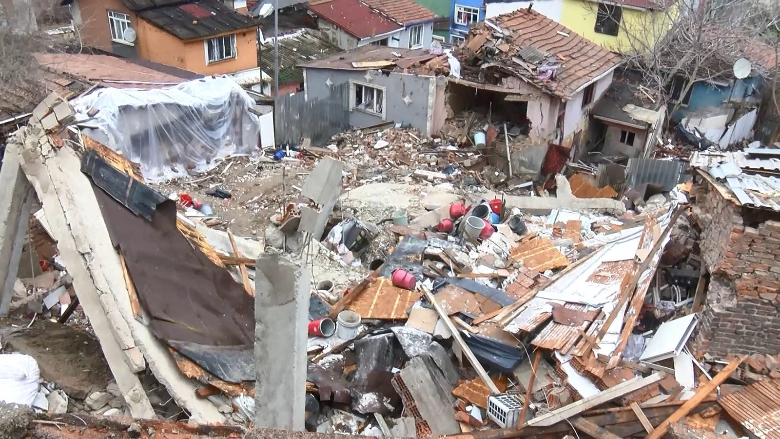 Yılmaz OKUR / İSTANBUL, (DHA) - FATİH’te dün meydana gelen