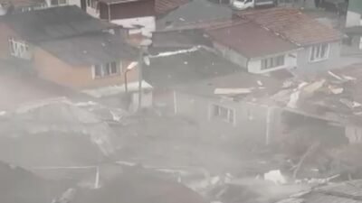 İSTANBUL, (DHA)- FATİH'te doğal gaz kaynaklı patlamanın ardından 2 bina