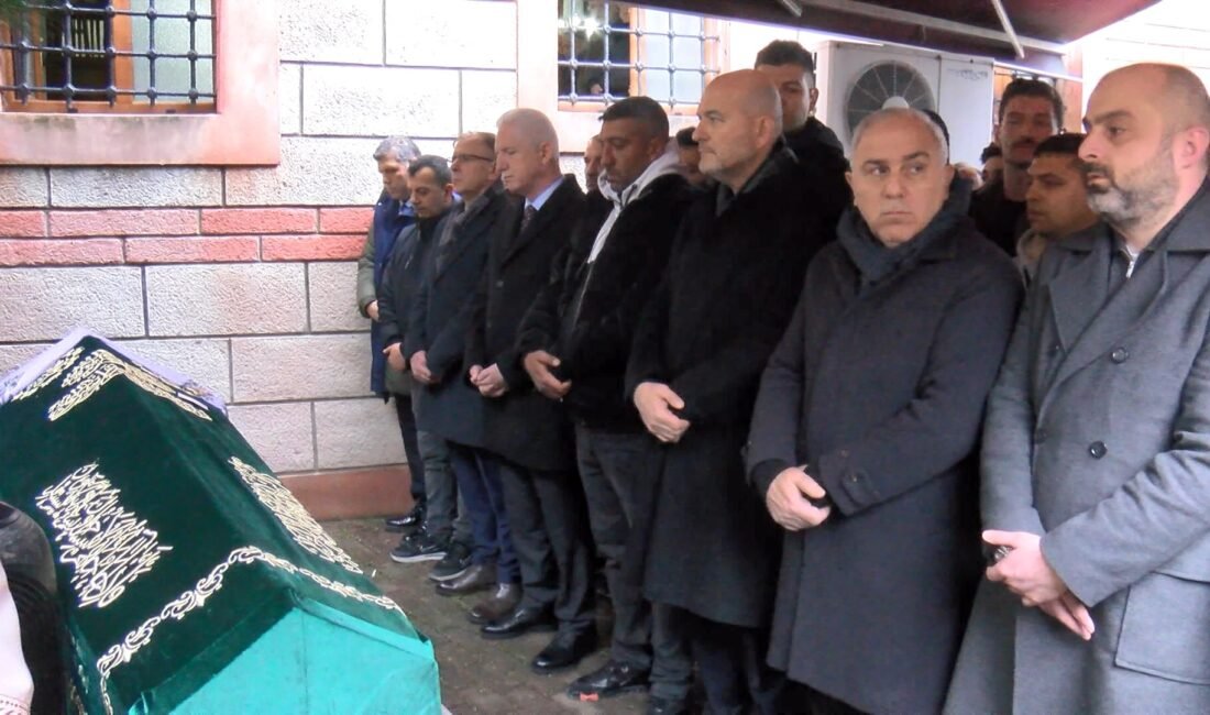 Vehbi DEMİR / İSTANBUL (DHA) - FATİH’te patlama nedeniyle çöken