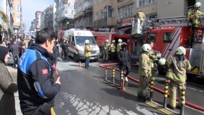 Özgür EREN-Utku Can SÖNMEZ/İSTANBUL,(DHA)- FATİH'te 3 katlı iş merkezinin 1'inci