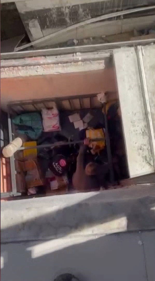 Özgür EREN-Emin YEŞİL/İSTANBUL,(DHA) GÜNGÖREN’de yük taşımak için kullanılan zincir halat