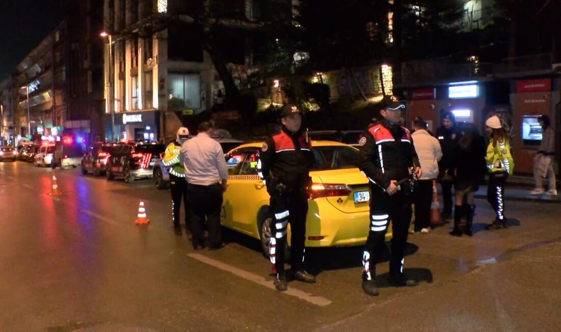 İsa ALMAÇAYIR/İSTANBUL,(DHA)- İSTANBUL'da polis ekipleri il genelinde eş zamanlı olarak