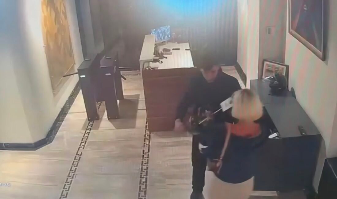 Doğan Can CESUR / İSTANBUL (DHA) - KAĞITHANE'de moda tasarımcısı,