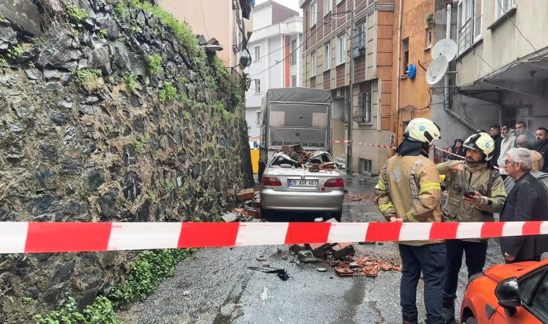 Doğan Can CESUR / İSTANBUL (DHA) - KAĞITHANE’de sağanak yağış