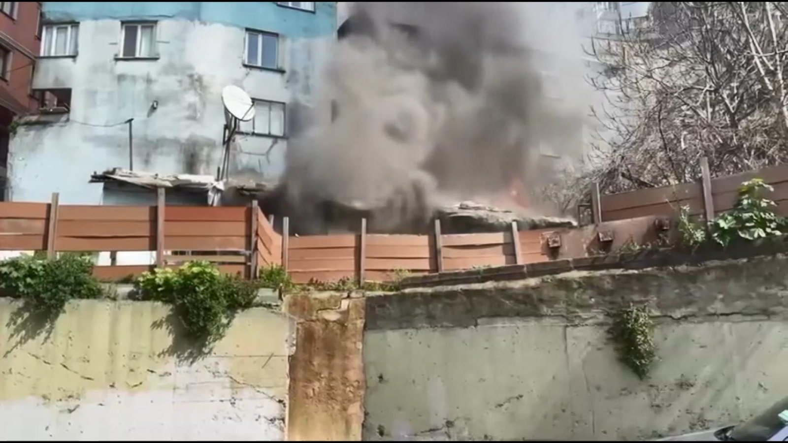 Doğan Can CESUR / İSTANBUL (DHA) - KAĞITHANE’de bir gecekonduda