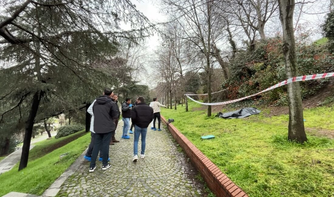 İstanbul – Maçka Parkı’nda erkek cesedi bulundu Yılmaz OKUR/İSTANBUL (DHA)- ŞİŞLİ’de bulunan Maçka Parkı'nda çöpleri toplayan temizlik