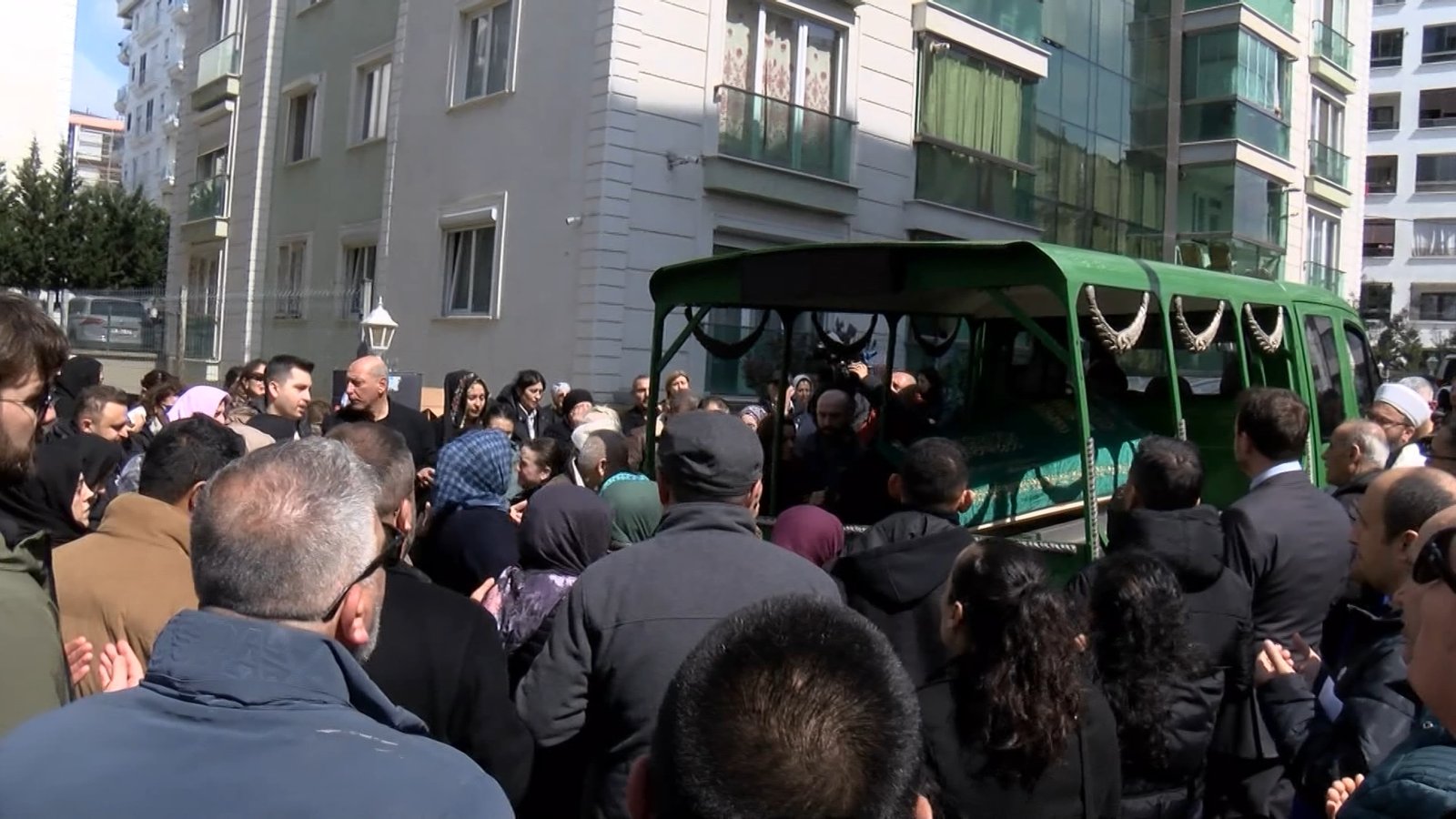 Murat SOLAK / İSTANBUL, (DHA) - PENDİK'te otopark tartışması nedeniyle