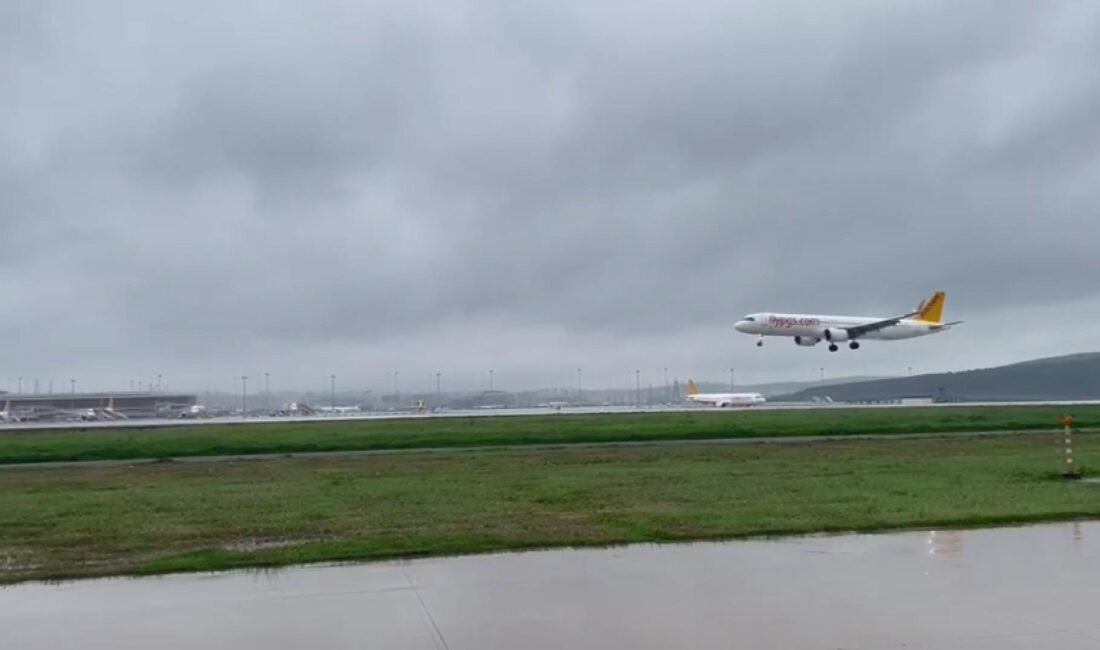 İbrahim YILDIZ/İSTANBUL, (DHA)- İSTANBUL'daki olumsuz hava koşulları nedeniyle aksaklıkların yaşandığı