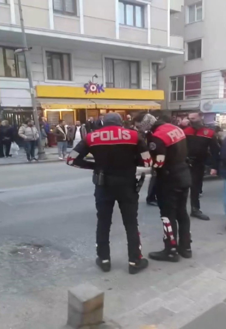 Fırat ALKIZ / İSTANBUL, (DHA)- ŞİŞLİ’de iki kişi ortasında alacak