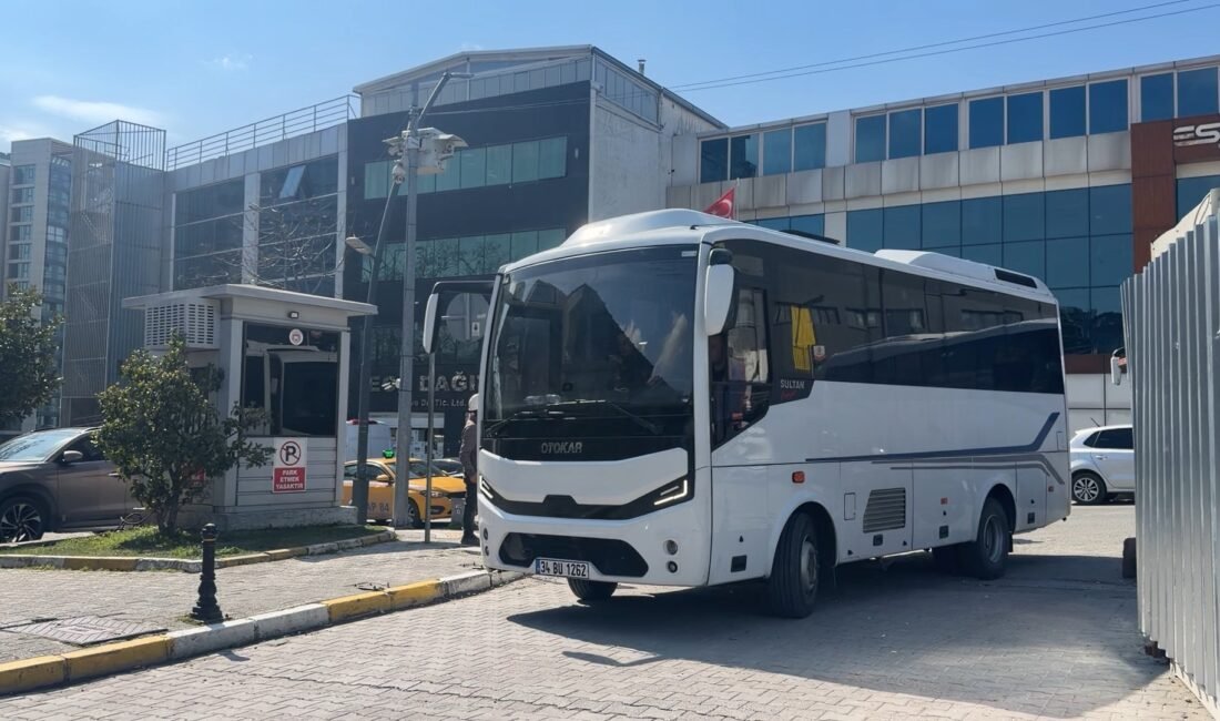 İstanbul – Ünlülere yönelik uyuşturucu soruşturması; şüpheliler Adli Tıp Kurumu’na getirildi -1 Tuğçe SEZER- Özgür EREN- Fırat ALKIZ /İSTANBUL (DHA) Ünlülere yönelik