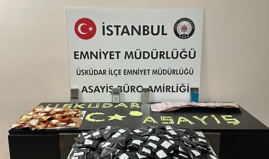 İSTANBUL, (DHA) - ÜSKÜDAR'da uyuşturucu ticaretinin önlenmesine yönelik düzenlenen operasyonda