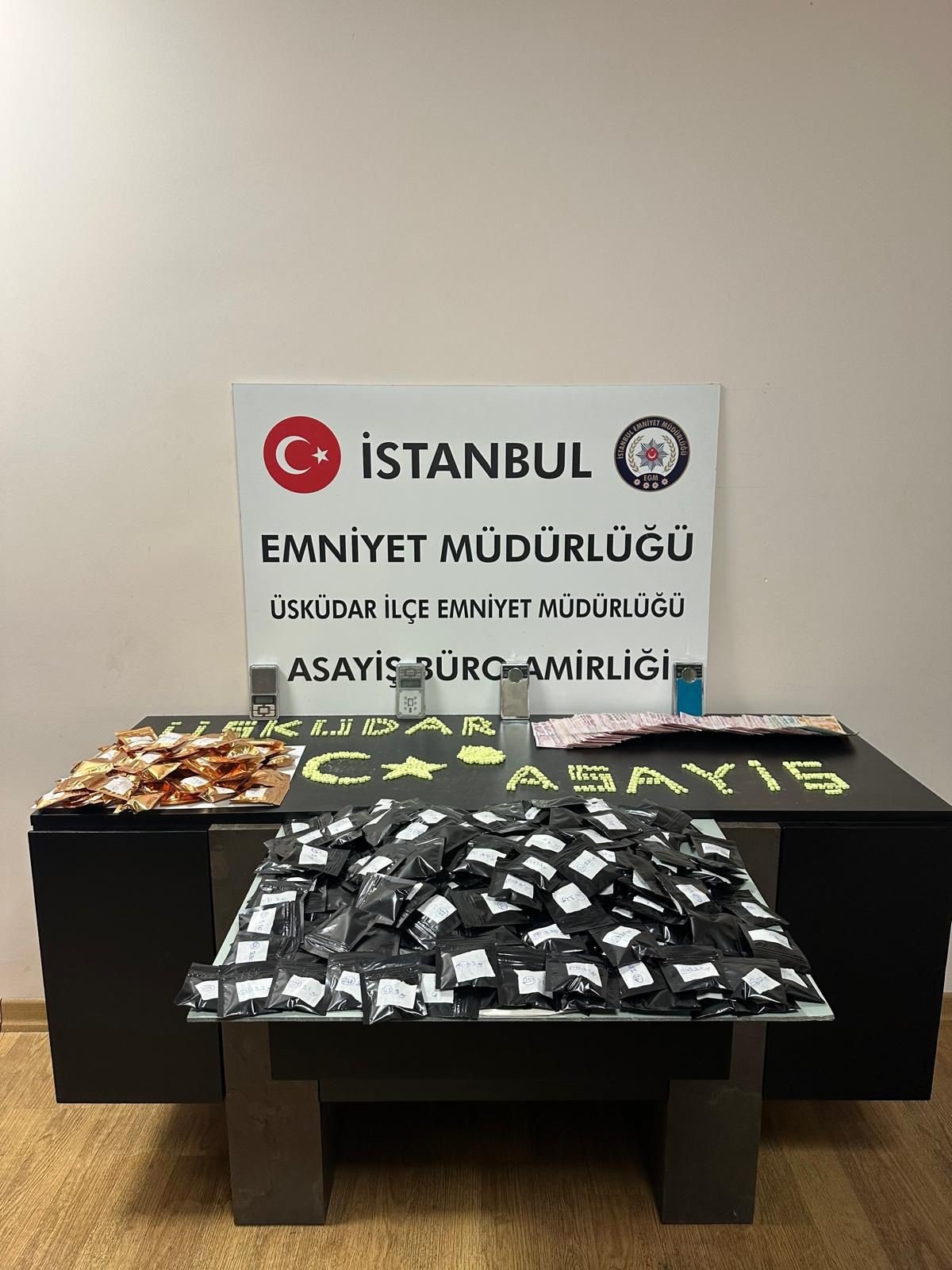 İSTANBUL, (DHA) - ÜSKÜDAR'da uyuşturucu ticaretinin önlenmesine yönelik düzenlenen operasyonda