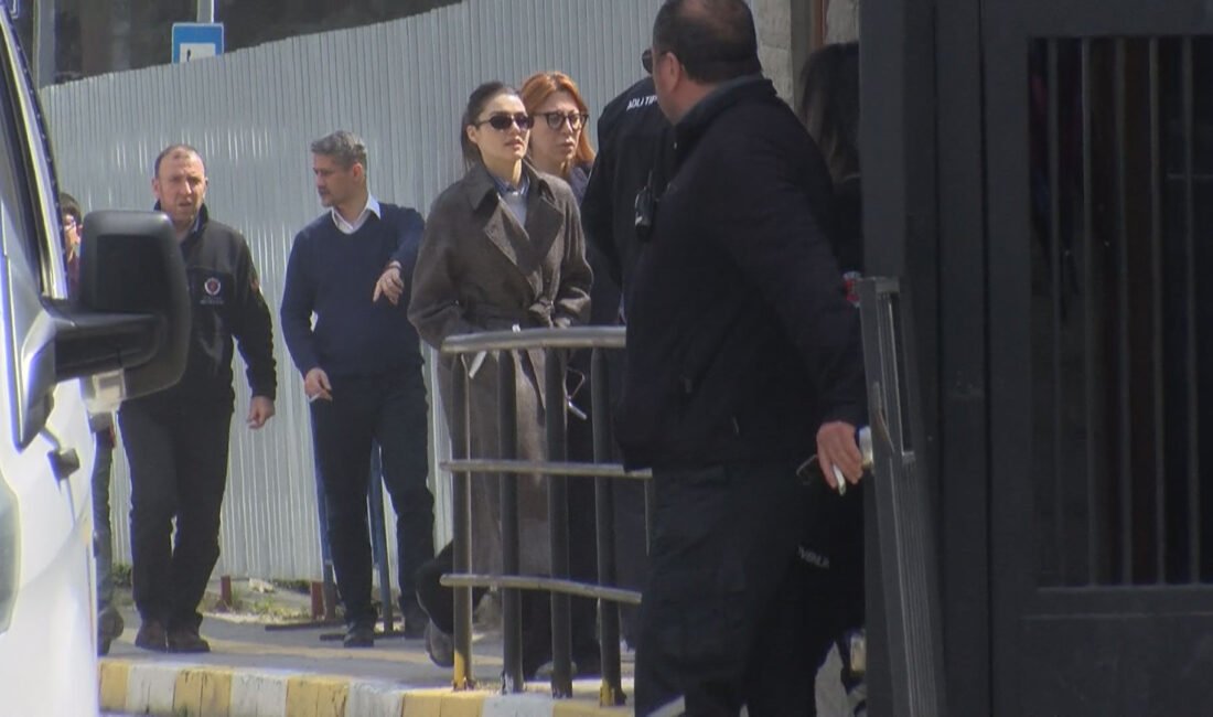 İstanbul – ‘Uyuşturucu’ soruşturmasında Hande Erçel Adli Tıp Kurumu’nda / Görüntü ve fotoğraf Ayşe GÜREL- Özgür EREN / İSTANBUL (DHA)- Ünlülere yönelik ‘uyuşturucu’