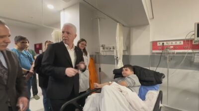İSTANBUL (DHA)- İSTANBUL Valisi Davut Gül, Fatih'te çöken iki binanın