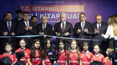 Gülseren KARAPINAR-Hadican EROL/İSTANBUL,(DHA)-İSTANBUL Valisi Davut Gül Şişli Kitap Fuarı’nın açılışına