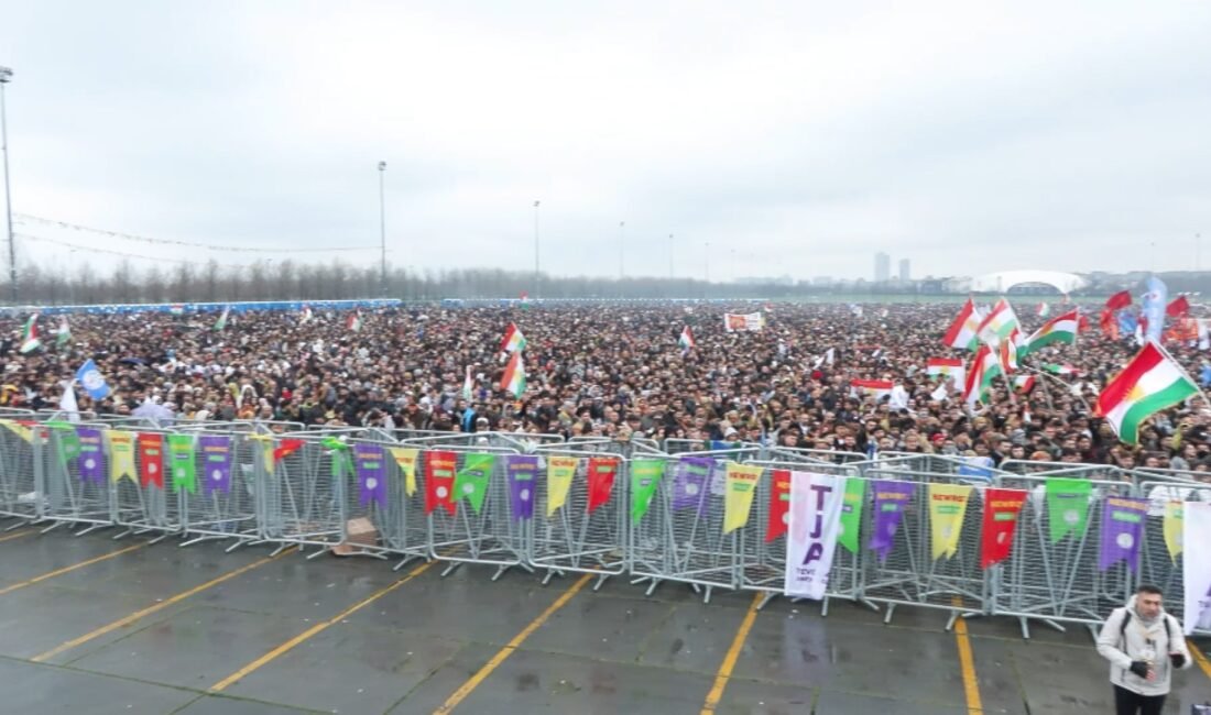 İstanbul – Yenikapı’da Nevruz Bayramı kutlandı Gülseren KARAPINAR-Emir BENLİOĞLU-Hadican EROL/İSTANBUL,(DHA)- NEVRUZ Bayramı dolayısıyla DEM Partililer tarafından