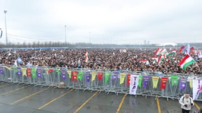 Gülseren KARAPINAR-Emir BENLİOĞLU-Hadican EROL/İSTANBUL,(DHA)- NEVRUZ Bayramı dolayısıyla DEM Partililer tarafından