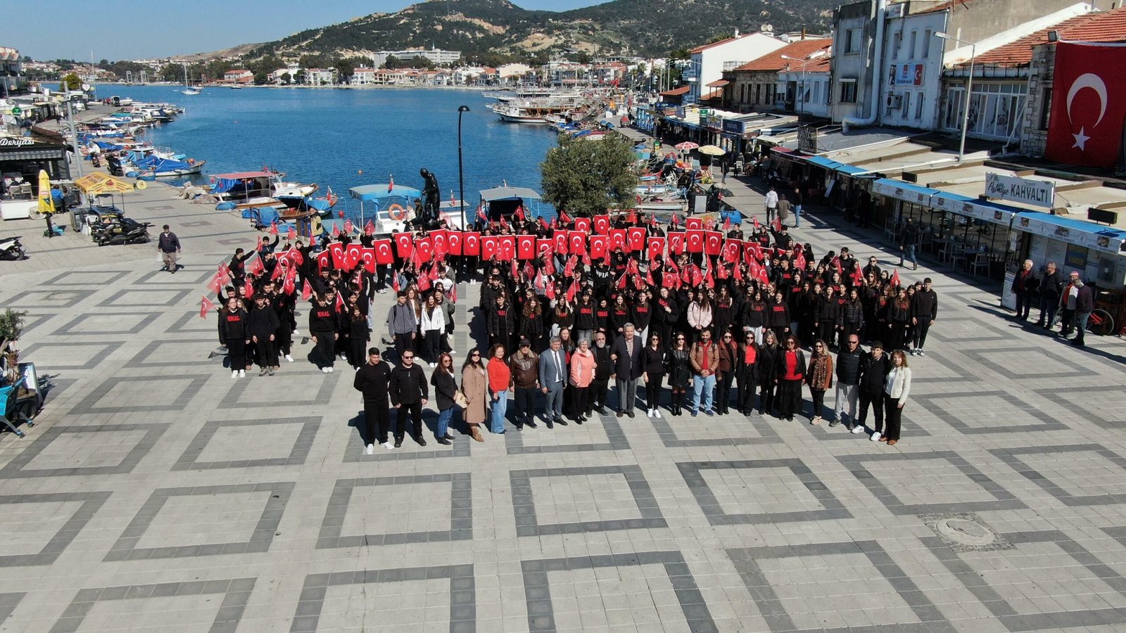 Seyfi GÜL/FOÇA (İzmir), (DHA)-İZMİR'in Foça ilçesindeki Reha Midilli Anadolu Lisesi