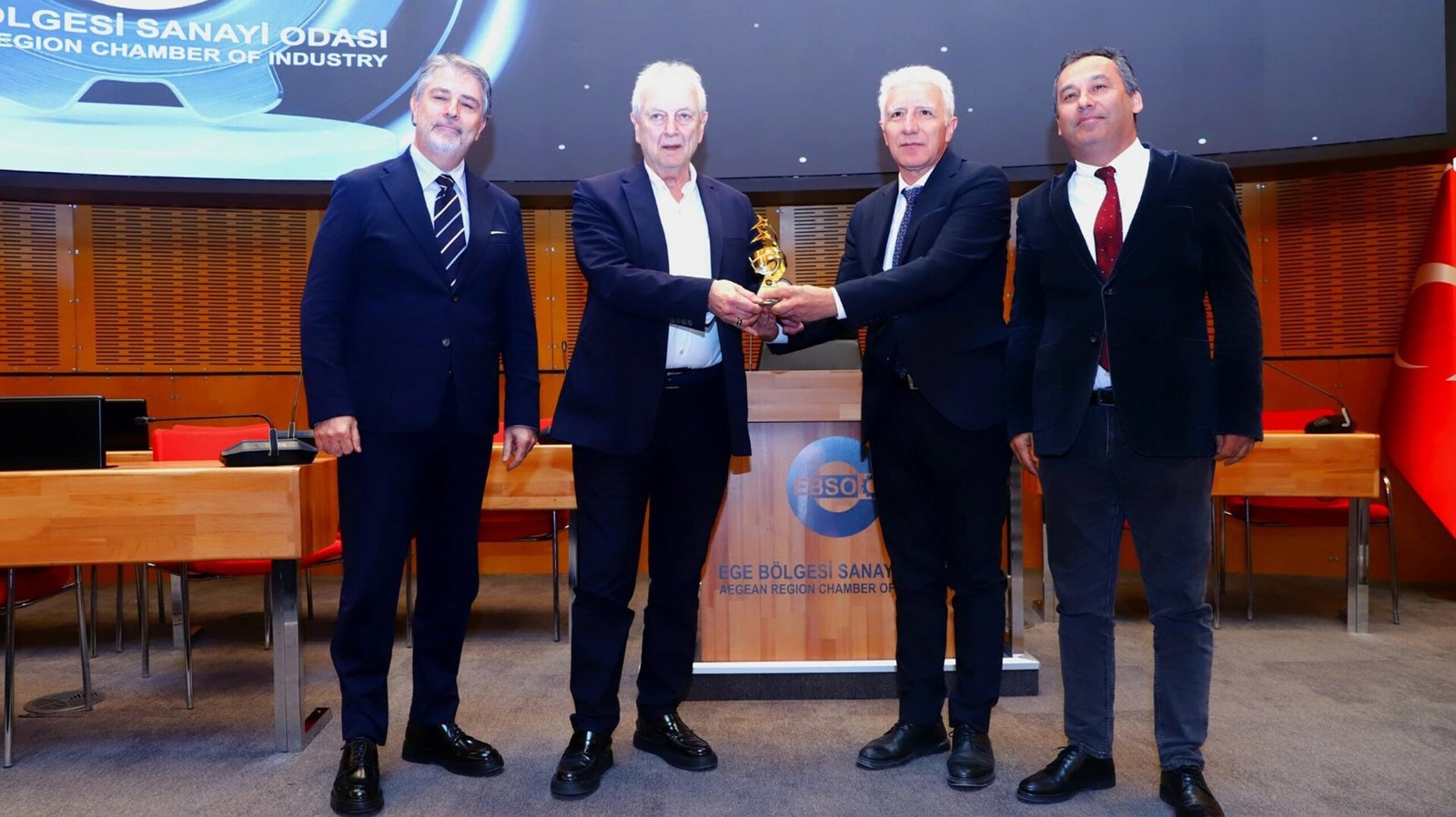 İZMİR, (DHA)- İZMİR Yüksek Teknoloji Enstitüsü (İYTE), akademi ile sanayi