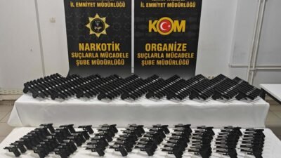 Kadir ÖZEN/İZMİR, (DHA)-İZMİR'in Karabağlar ilçesinde polis ekiplerince düzenlenen operasyonda 149
