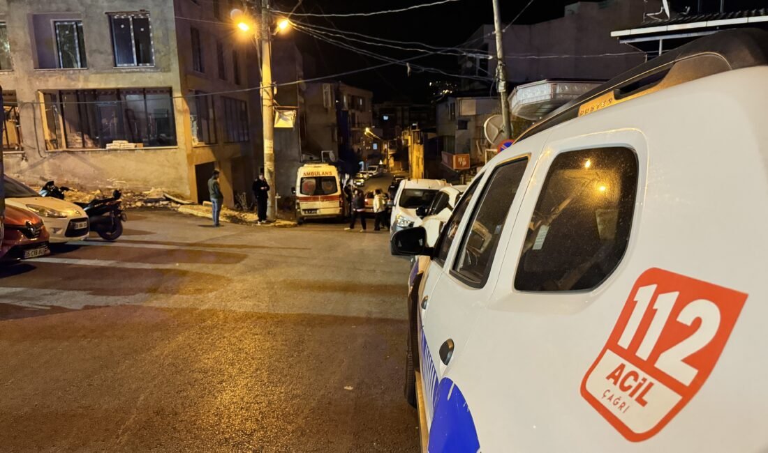 Mustafa İÇ/ İZMİR, (DHA)- İZMİR'in Bayraklı ilçesinde ayrıldığı eşi 2