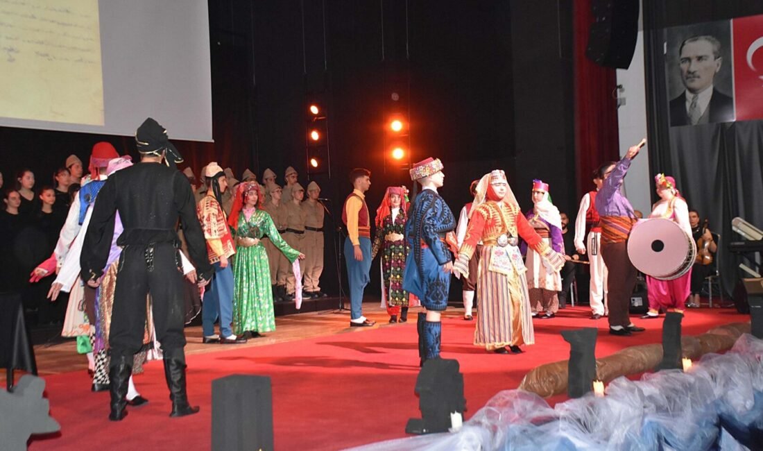 İzmir’de Çanakkale Şehitleri anıldı (2) ANMA PROGRAMI DÜZENLENDİ İzmir'de 18 Mart Şehitleri Anma Günü ve