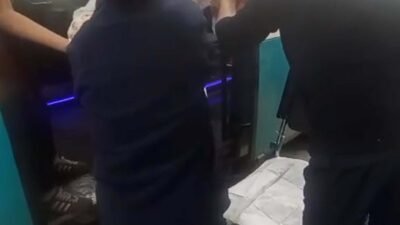 Kadir ÖZEN/İZMİR, (DHA)- İZMİR’in Bornova ilçesinde, şehir içi dolmuşta seyir