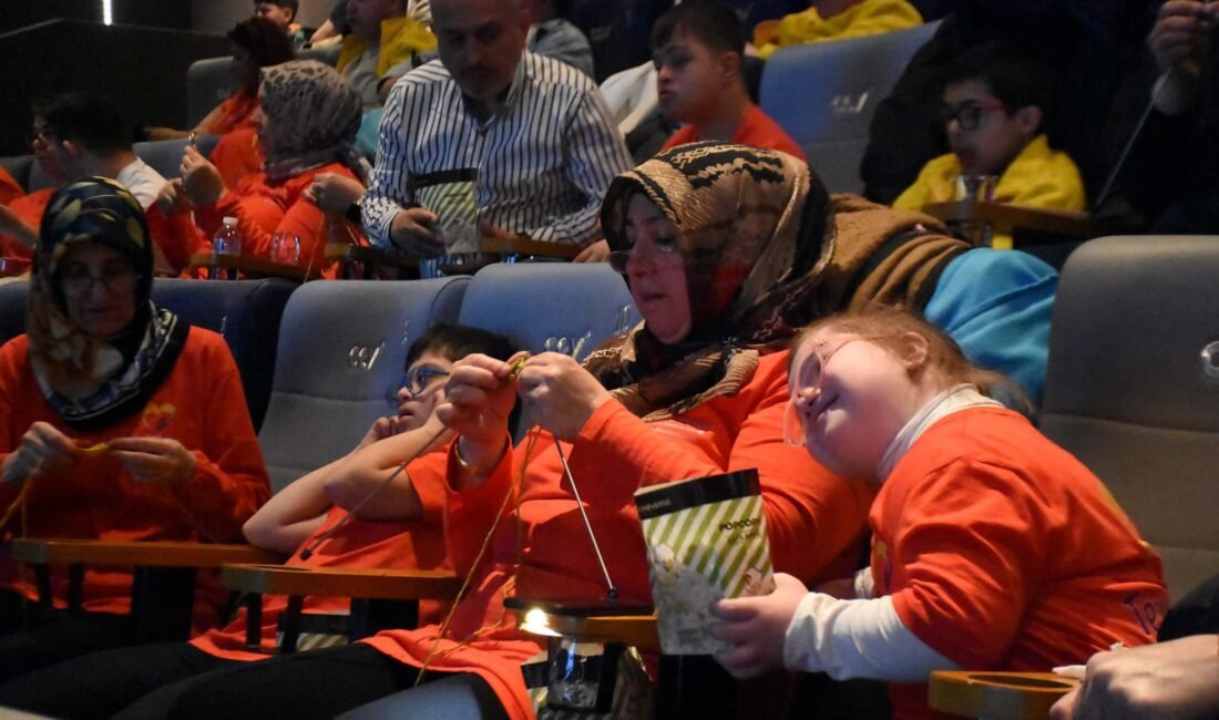 Nevra UÇKAÇ/İZMİR, (DHA)- İZMİR'de 21 Mart Down Sendromu Farkındalık Haftası