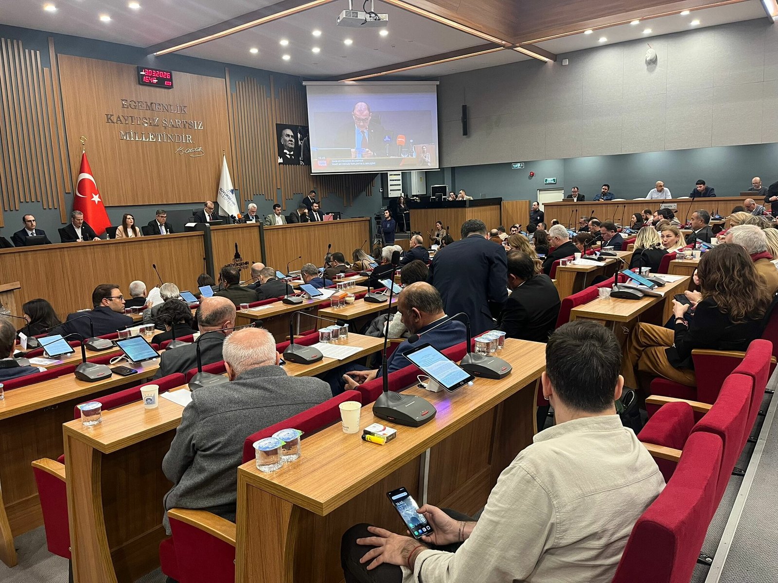 Yağmur ÖNGÜN /İzmir, (DHA)-İZMİR Büyükşehir Belediyesi Meclisi’nde, 1 Nisan 2026’dan