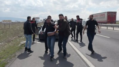 Erkan ALTUNTAŞ/AKSARAY, (DHA)- AKSARAY’da polisin 'Dur' ihtarına uymayıp, otomobiliyle kaçan