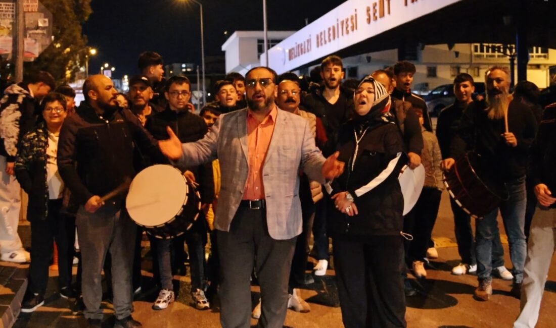 Furkan KAVUKLU/ KAYSERİ, (DHA)- KAYSERİ’de muhtar Hatun Kekeç, ‘Kadir Gecesi’nde